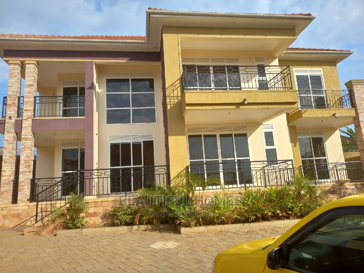 Furnished 6bdrm Duplex in Kira High End for sale