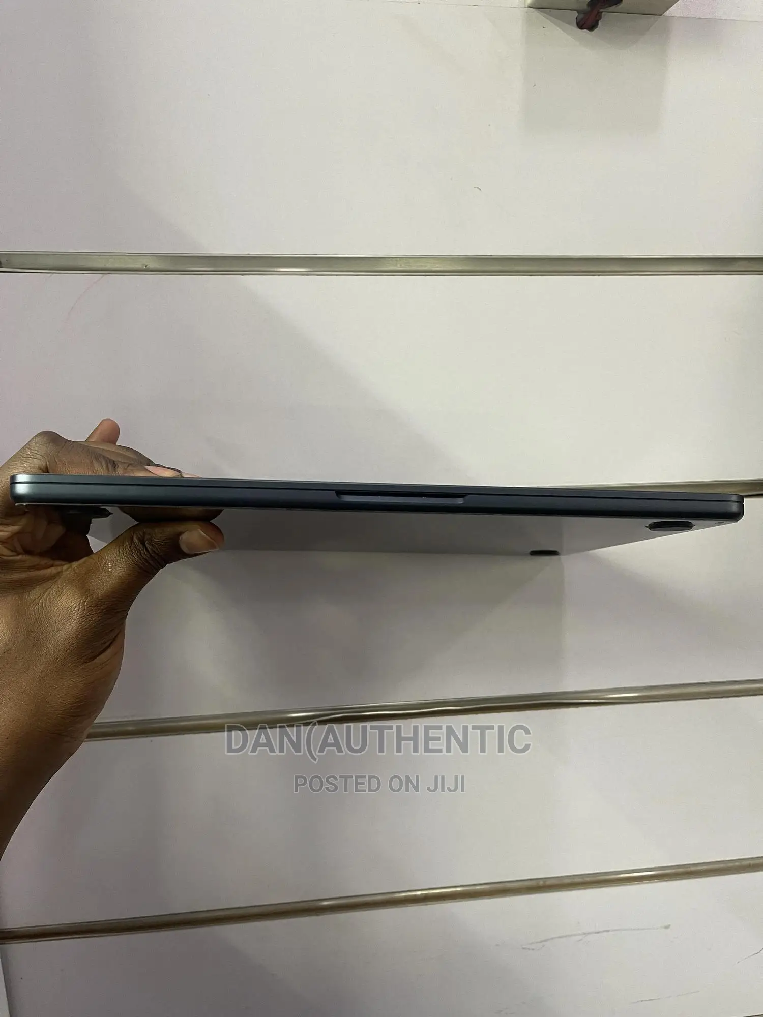 Laptop Apple MacBook Air 2022 M2 8GB Apple M2 SSD 256GB