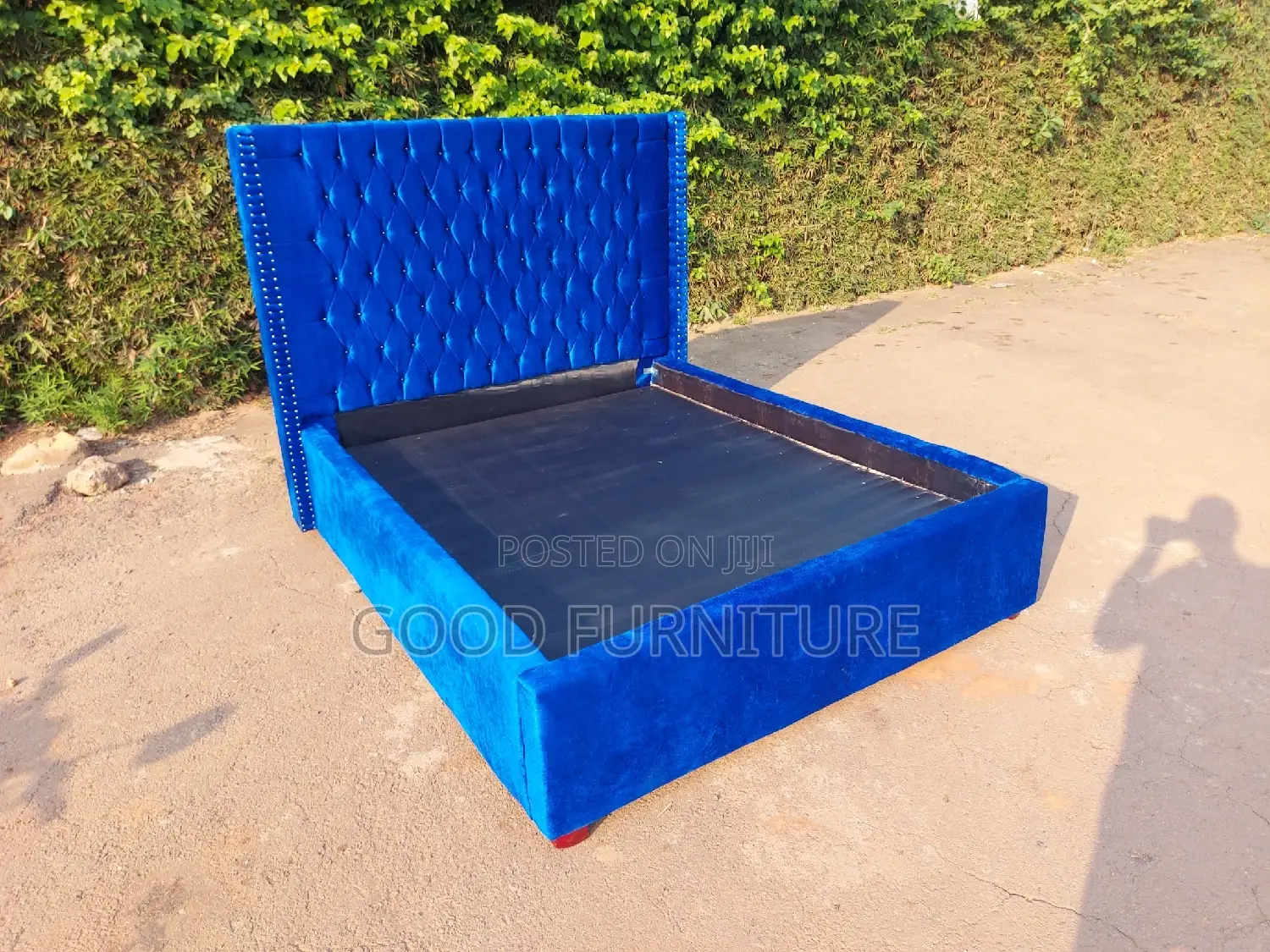 Lovely 5x6 Corporate Bed