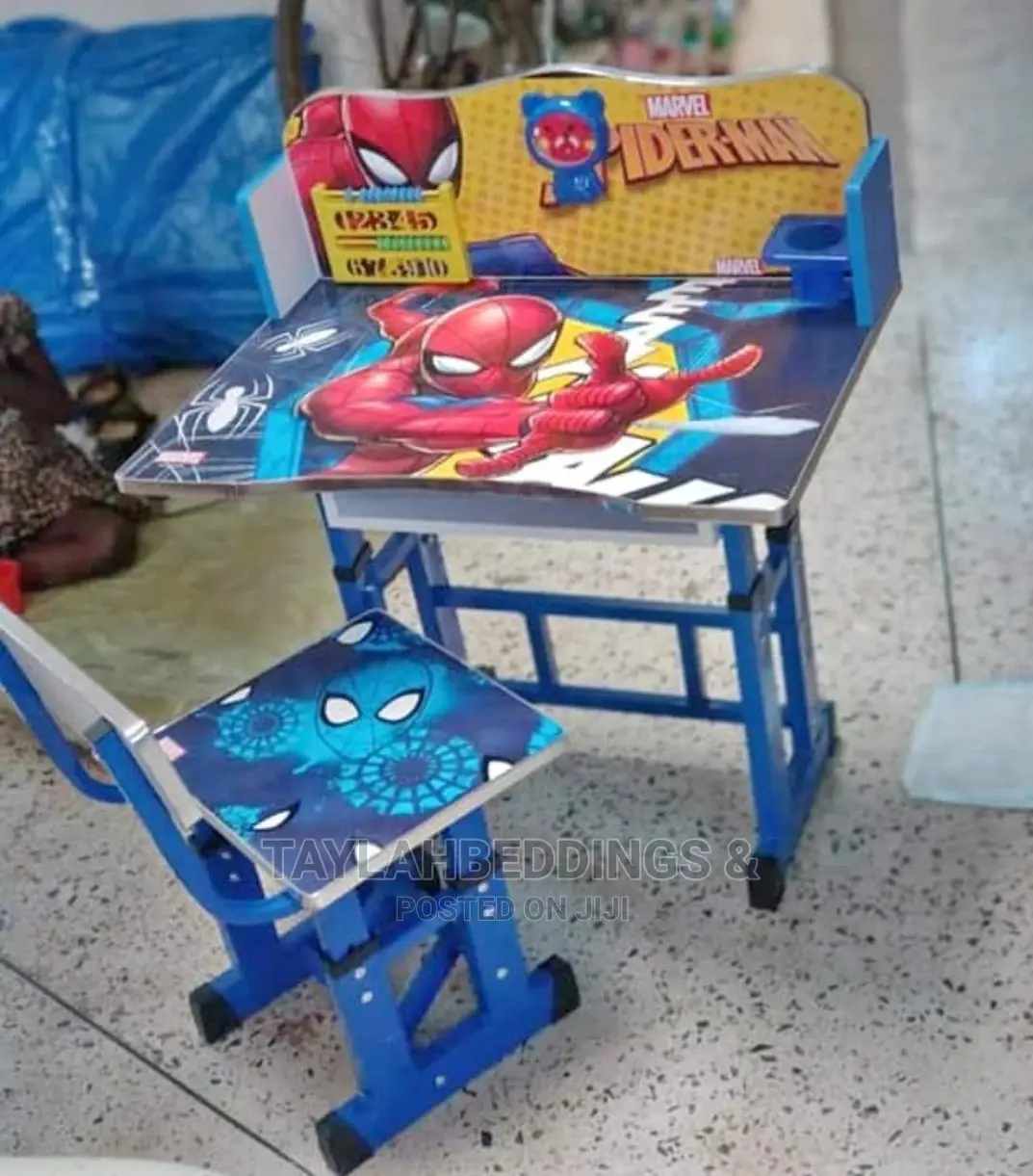 Kids Reading Table Both Boys and Girls