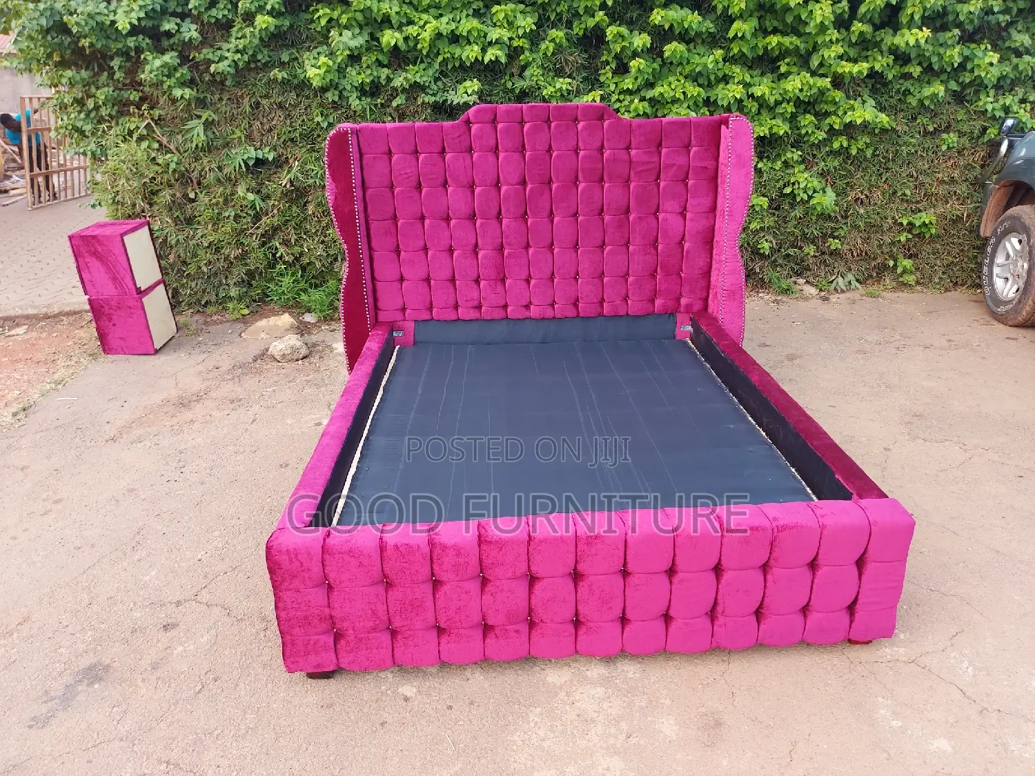 Stunning 5X6 King-Type Bed