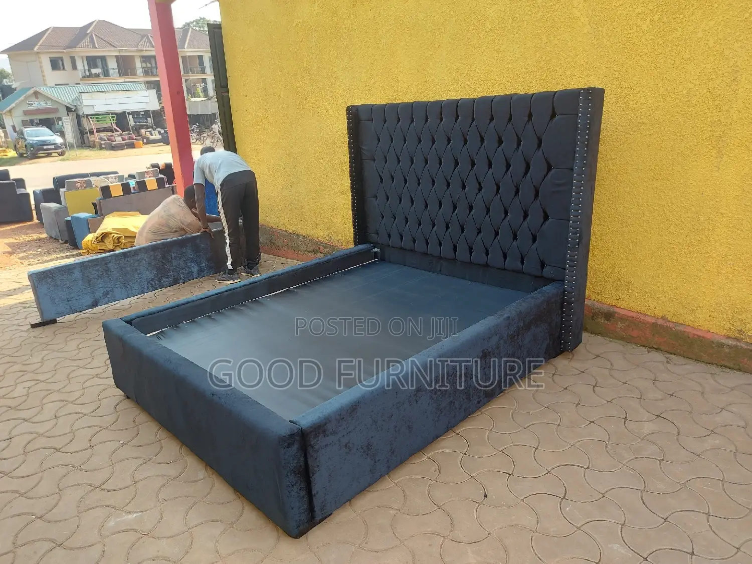 Beautiful Black 5X6 Corporate Bed