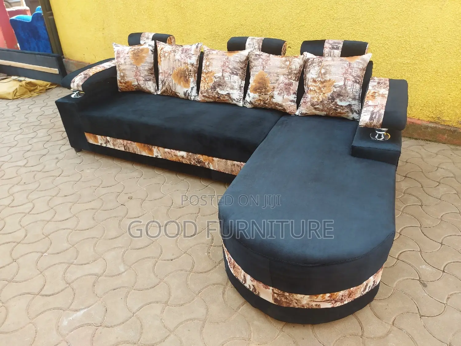 Lovely L.Sofa