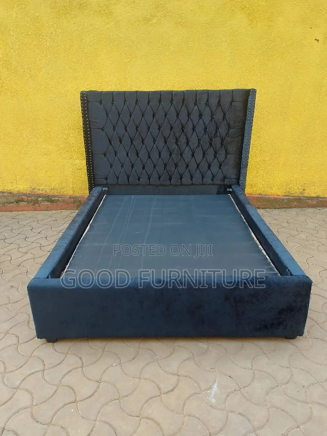 Beautiful Black 5X6 Corporate Bed