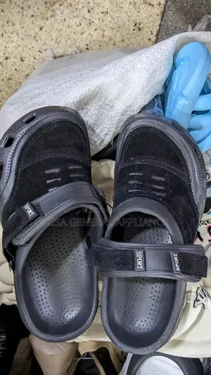 Sports Shoes Cracs