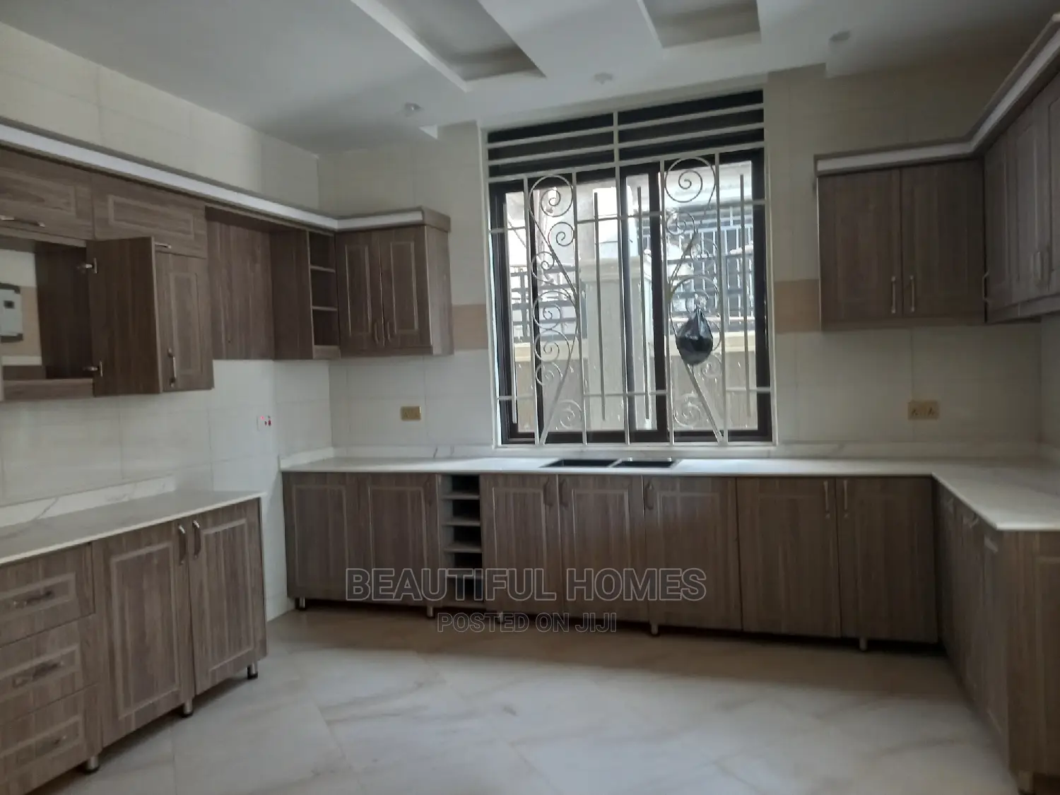 Furnished 6bdrm Duplex in Kira, Central Division for sale