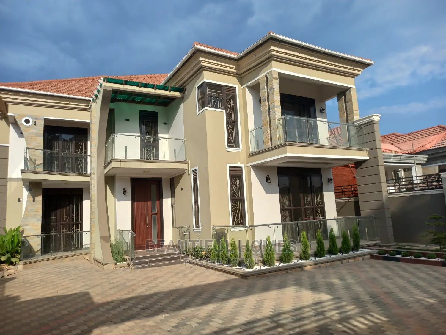 Furnished 6bdrm Duplex in Kira, Nakawa for sale