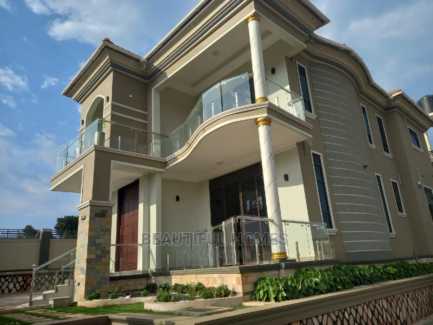 Furnished 6bdrm Duplex in Kira Five Star for sale