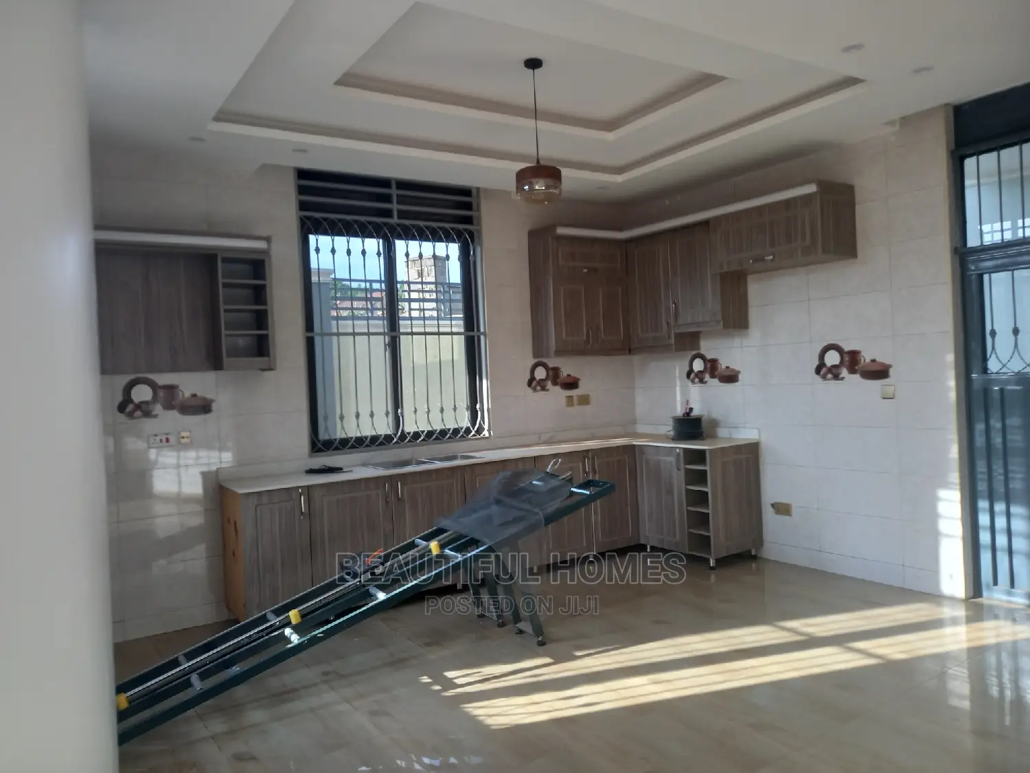 Furnished 6bdrm Duplex in Kira Five Star for sale