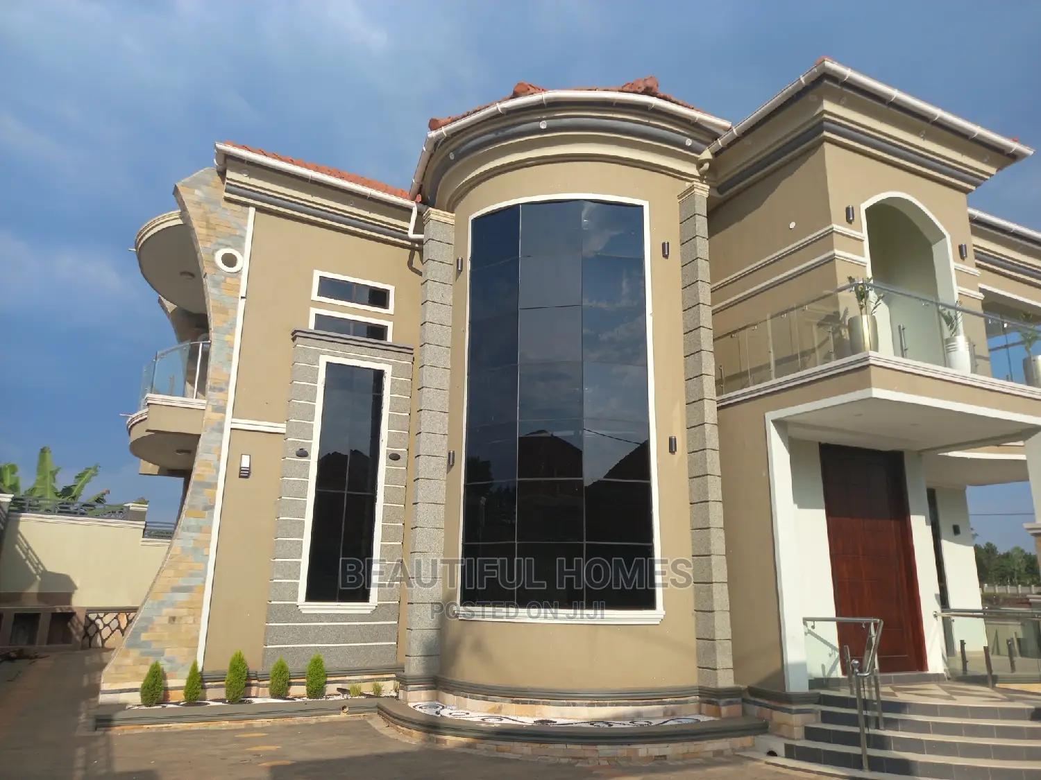 Furnished 6bdrm Duplex in Kira Five Star for sale