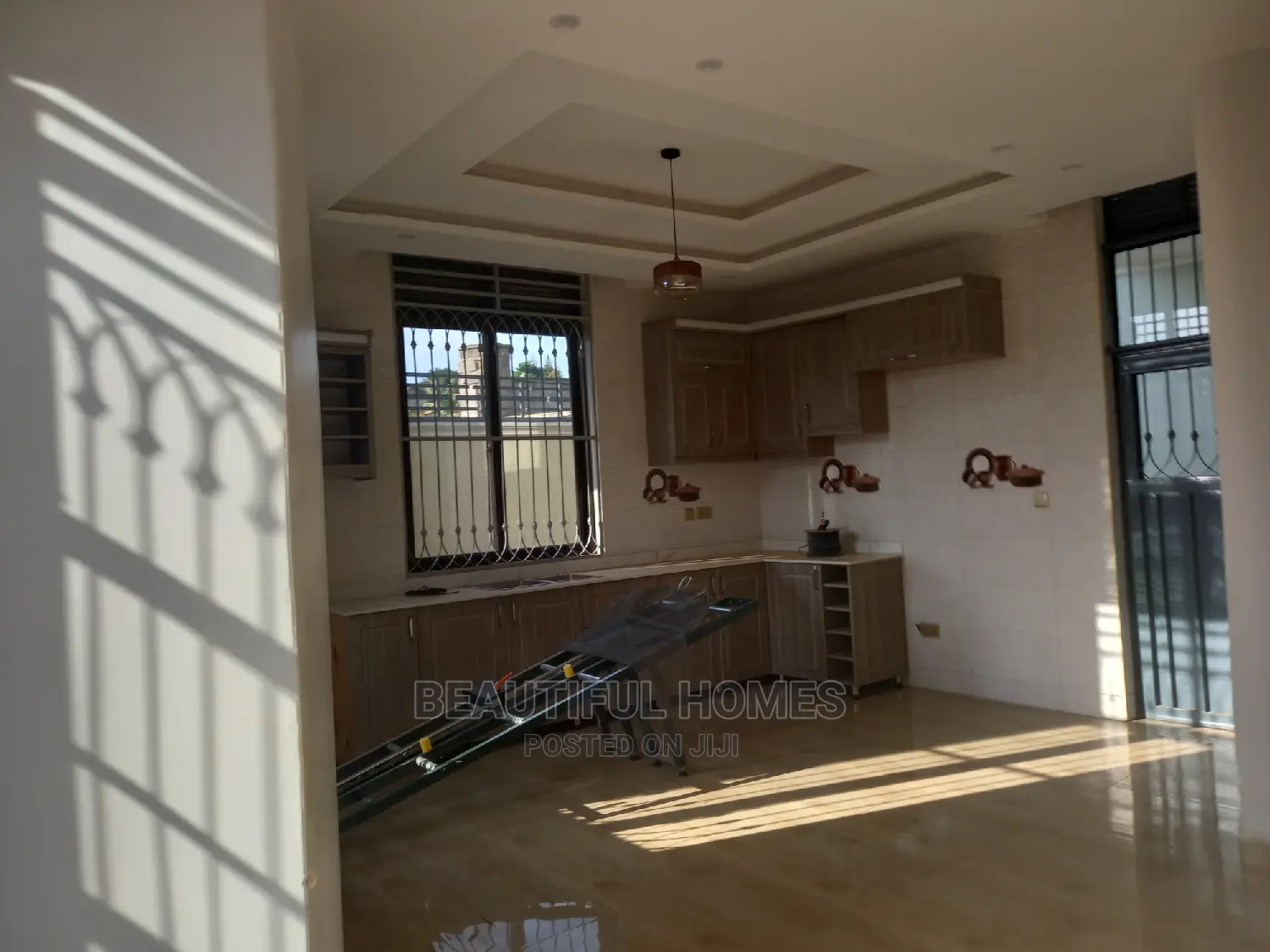 Furnished 6bdrm Mansion in Kira Town for sale