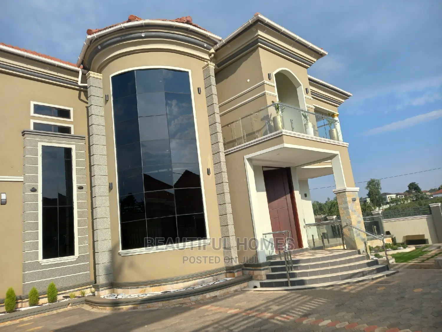 Furnished 6bdrm House in Kira for sale