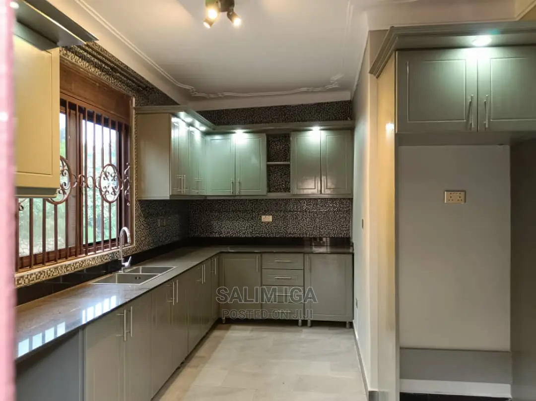 3bdrm Bungalow in Kololo Property, Central Division for rent