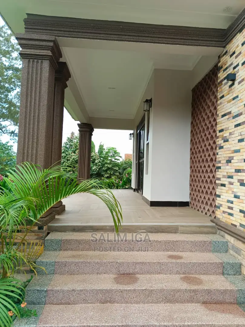 3bdrm Bungalow in Kololo Property, Central Division for rent