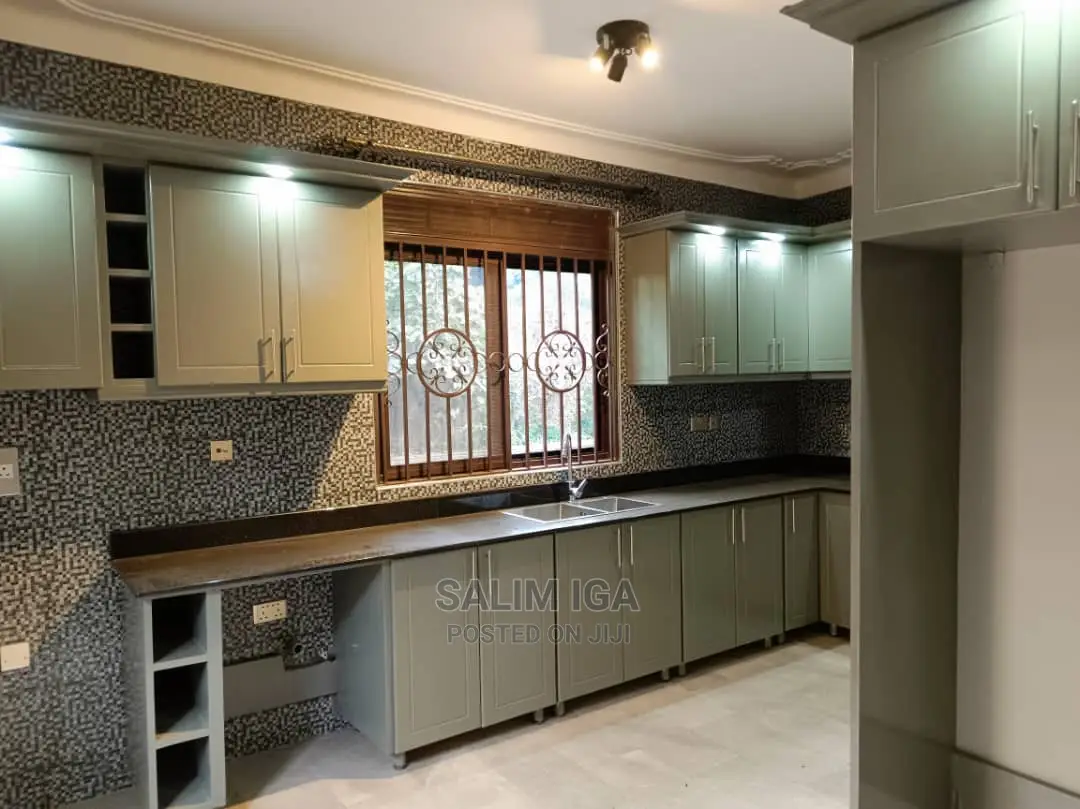 3bdrm Bungalow in Kololo Property, Central Division for rent