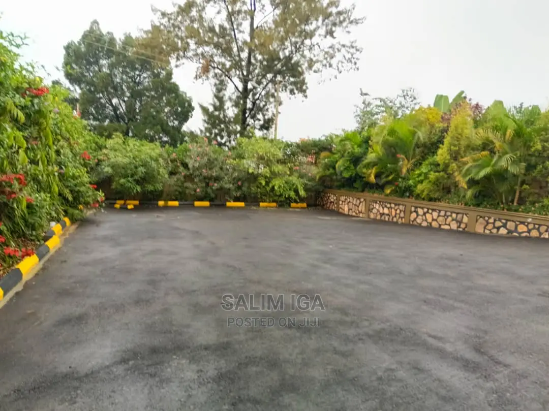 3bdrm Bungalow in Kololo Property, Central Division for rent