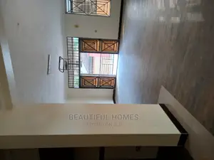 Furnished 6bdrm Mansion in Kira Corporate for sale