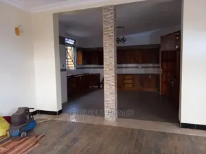 Furnished 6bdrm Mansion in Kira Corporate for sale