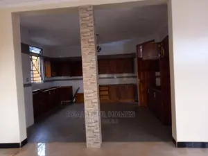 Furnished 6bdrm House in Kira Tarmack for sale