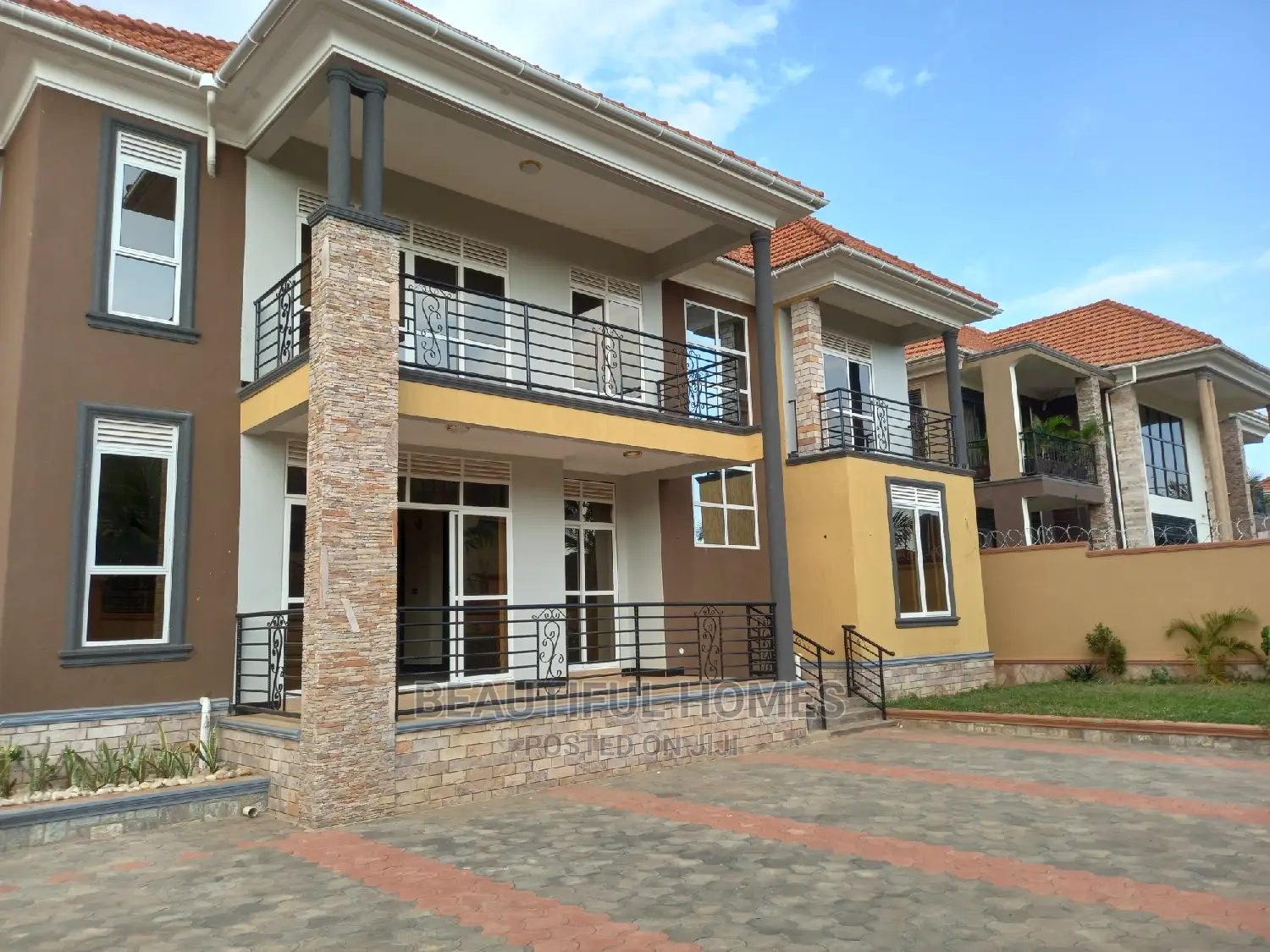 Furnished 6bdrm Mansion in Kira Wealthy Estate for sale