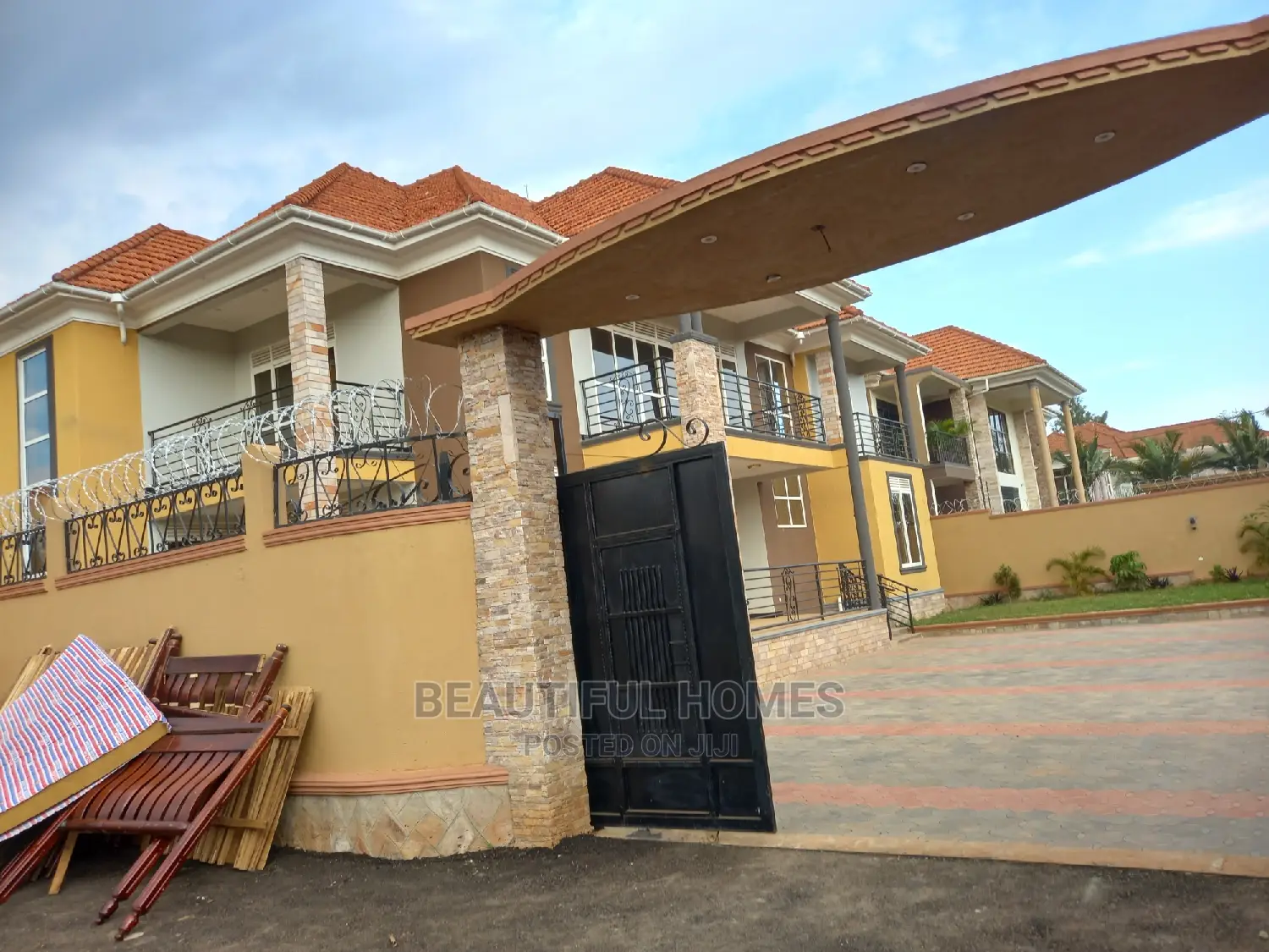 Furnished 6bdrm Mansion in Kira Wealthy Estate for sale