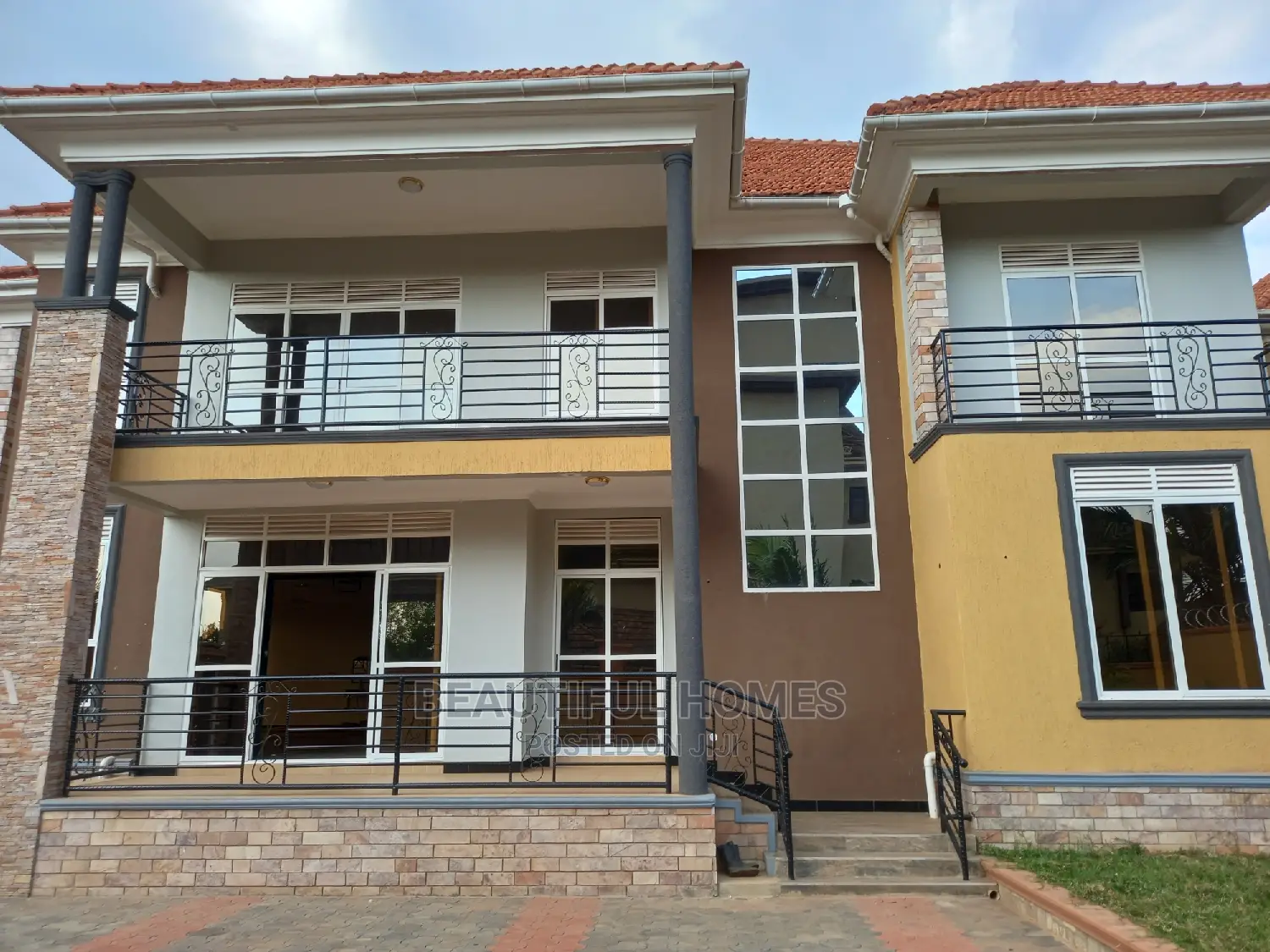 Furnished 6bdrm Duplex in Kira Storeyed Estate for sale