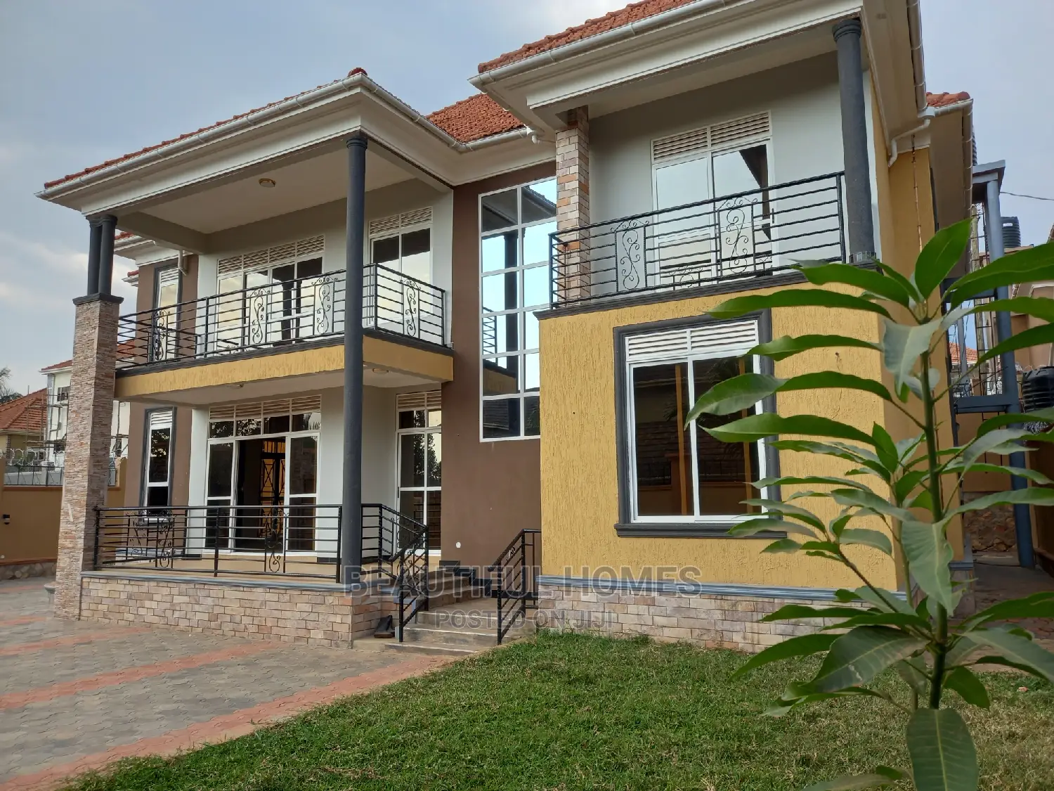 Furnished 6bdrm Duplex in Kira Storeyed Estate for sale
