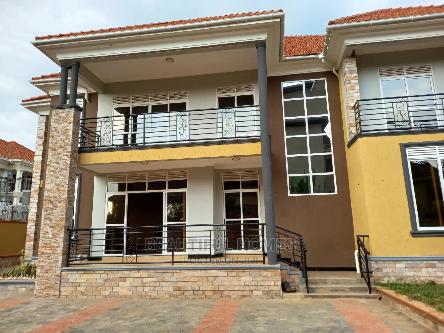 Furnished 6bdrm Duplex in Kira Storeyed Estate for sale
