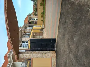 Furnished 6bdrm Duplex in Kira Tarmacked Close for sale