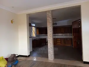Furnished 6bdrm Duplex in Kira Tarmack Access for sale