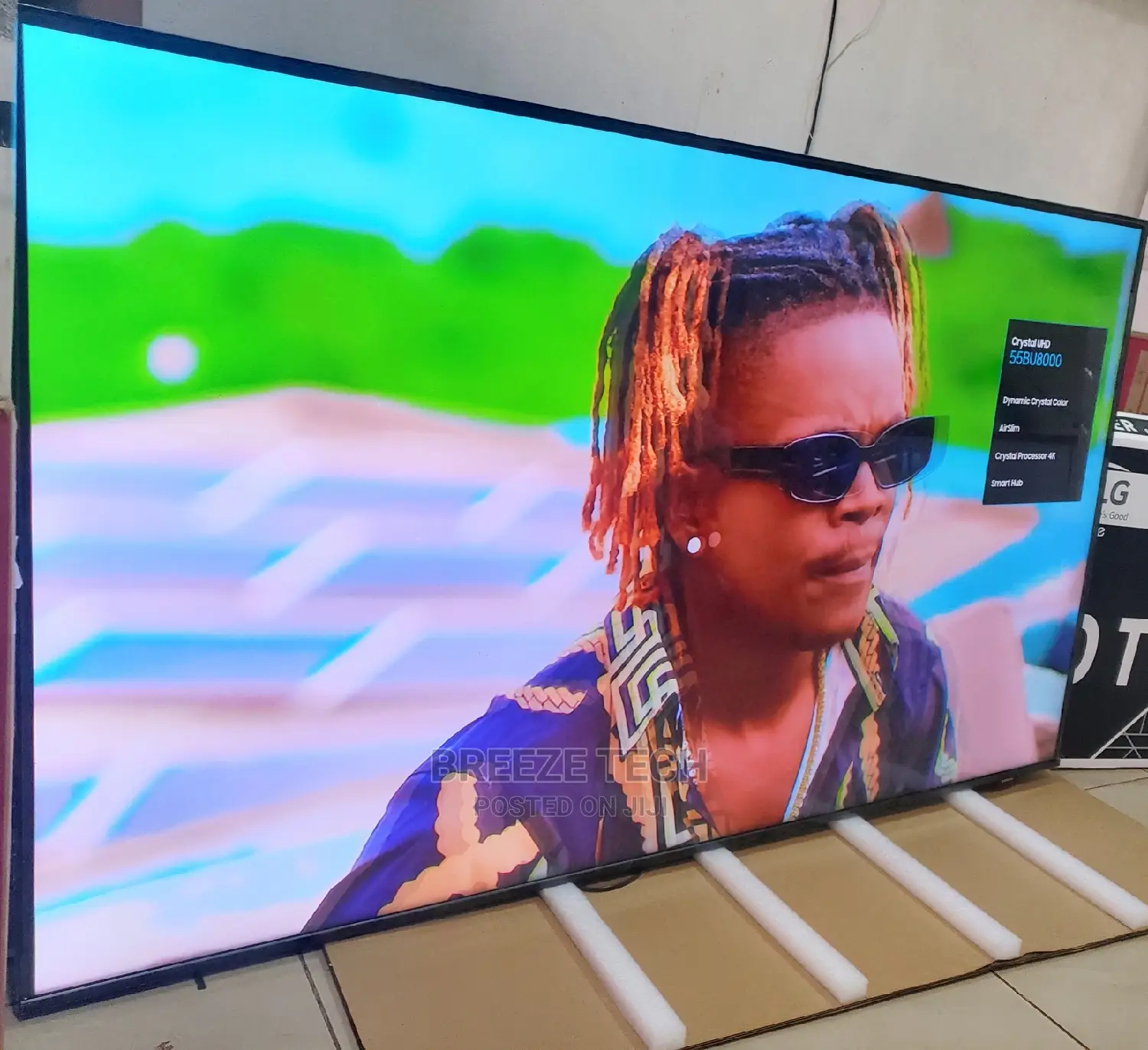 It's Bu 8000 Samsung 55" Inch Smart
