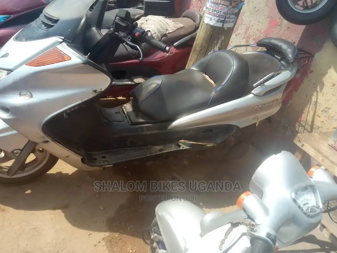 Honda RC51 2018 Silver