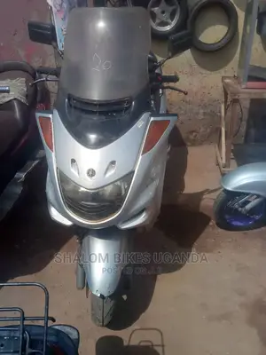 Honda RC51 2018 Silver