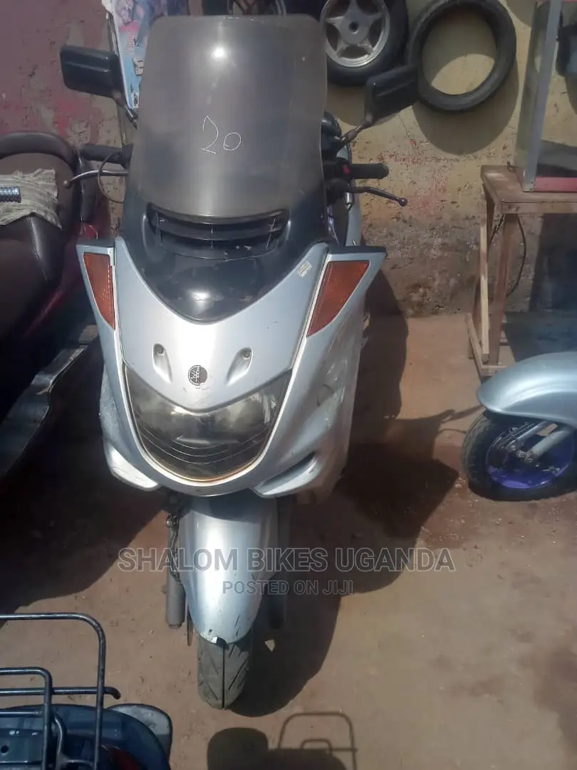 Honda RC51 2018 Silver