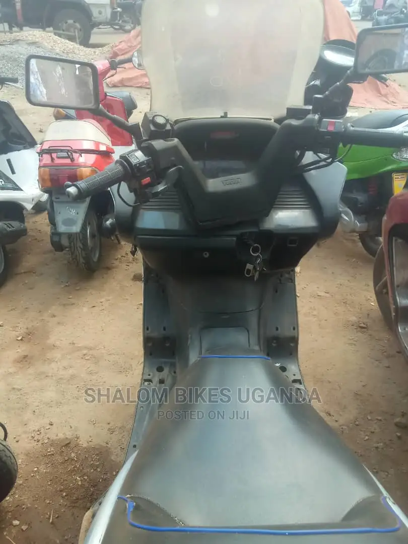 Honda RC51 2018 Silver