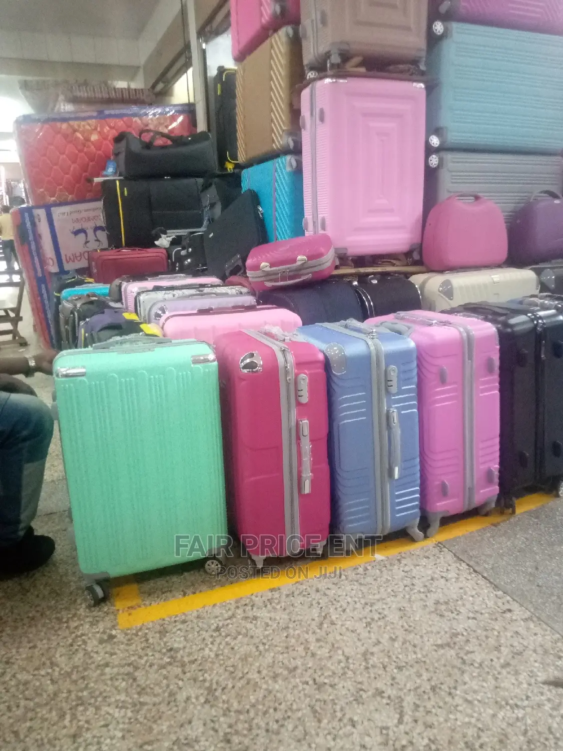Original Plastic Suitcase.Medium.( Pink)