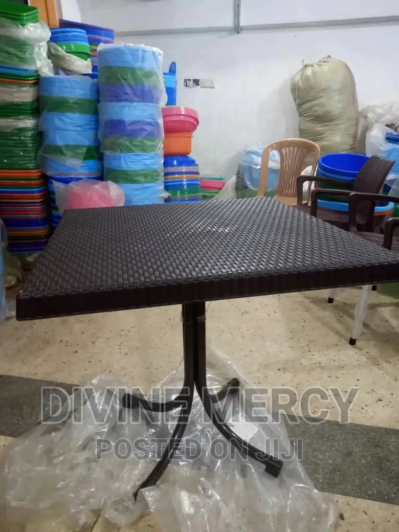 Square Table