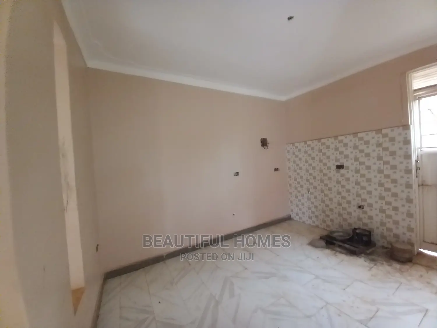 Furnished 4bdrm Duplex in Kira Tarmack for sale