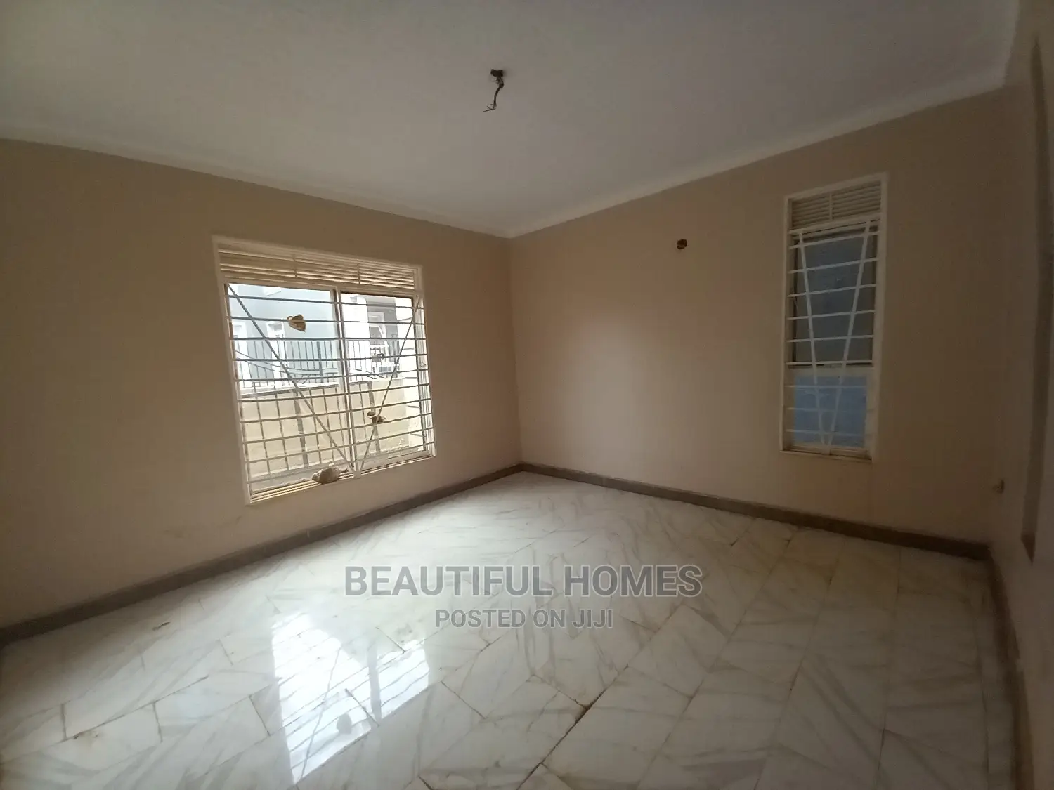 Furnished 4bdrm Duplex in Kira Tarmack for sale