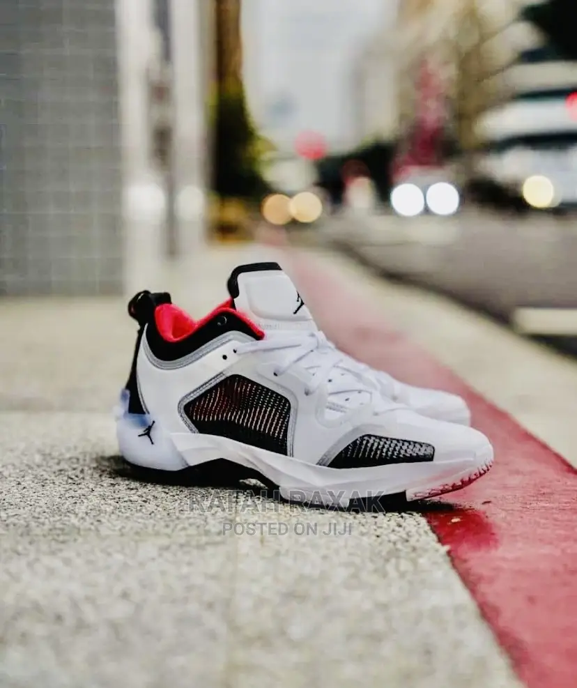 Original Classic Air Jordan 37 Sneaker
