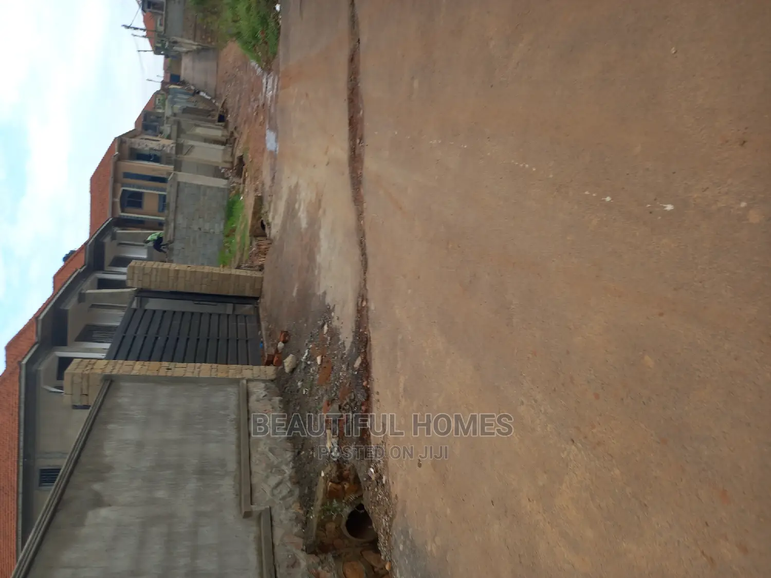 Furnished 4bdrm Duplex in Kira Town for sale