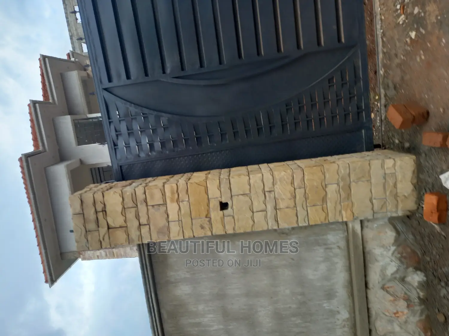 Furnished 4bdrm Duplex in Kira Town for sale