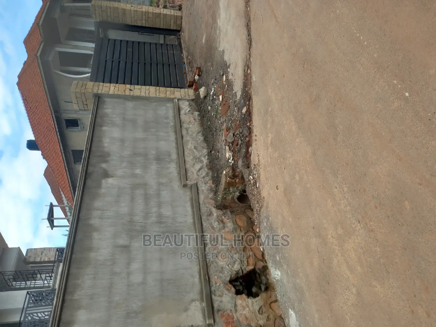 Furnished 4bdrm Duplex in Kira Gated Estate for sale