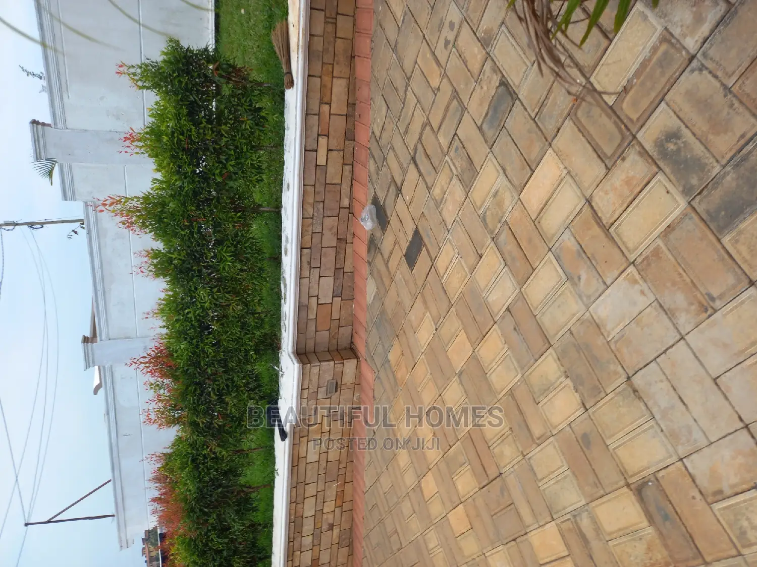 Furnished 4bdrm House in Kira Diplomat for sale