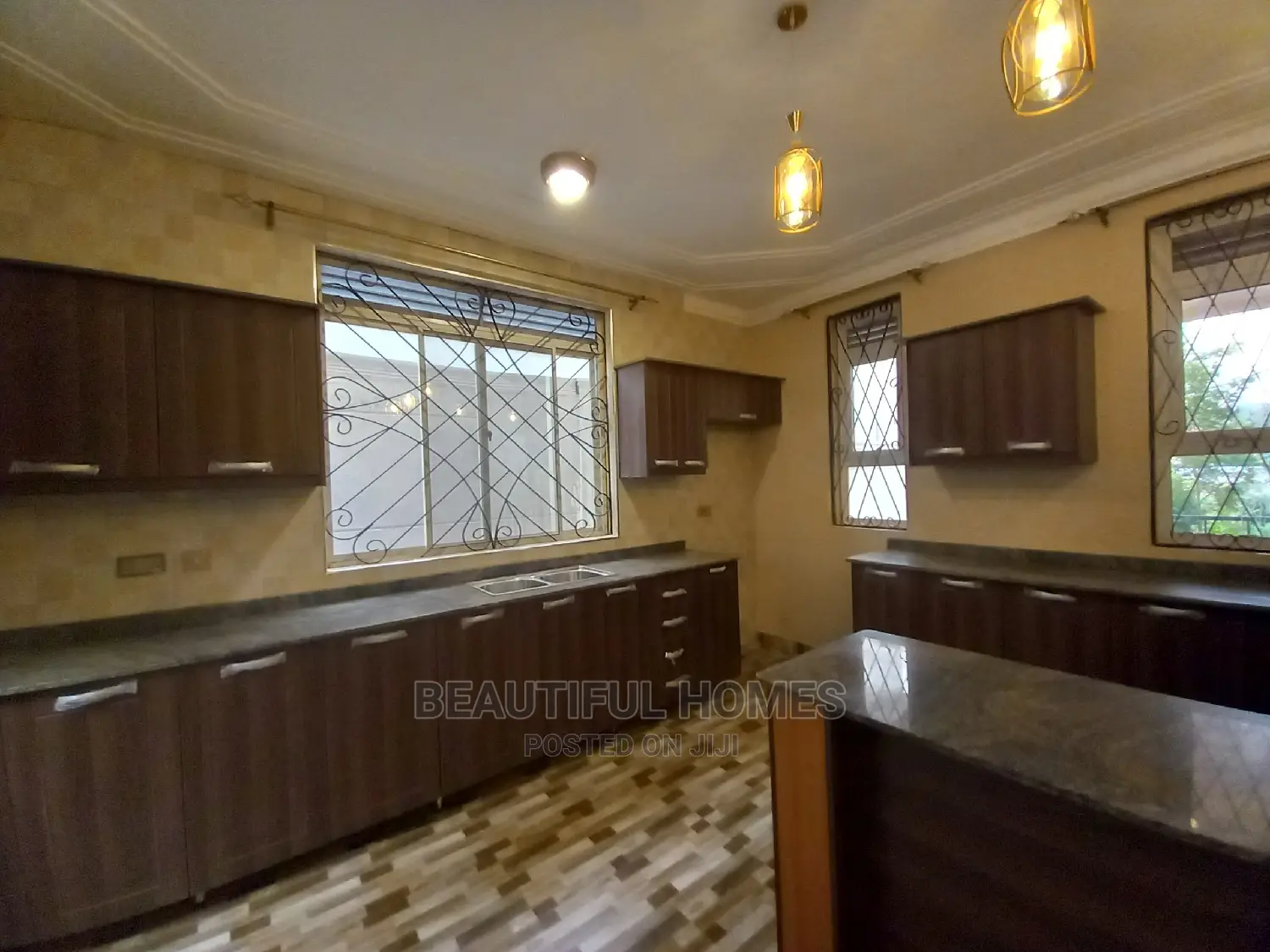 Furnished 4bdrm House in Kira Diplomat for sale