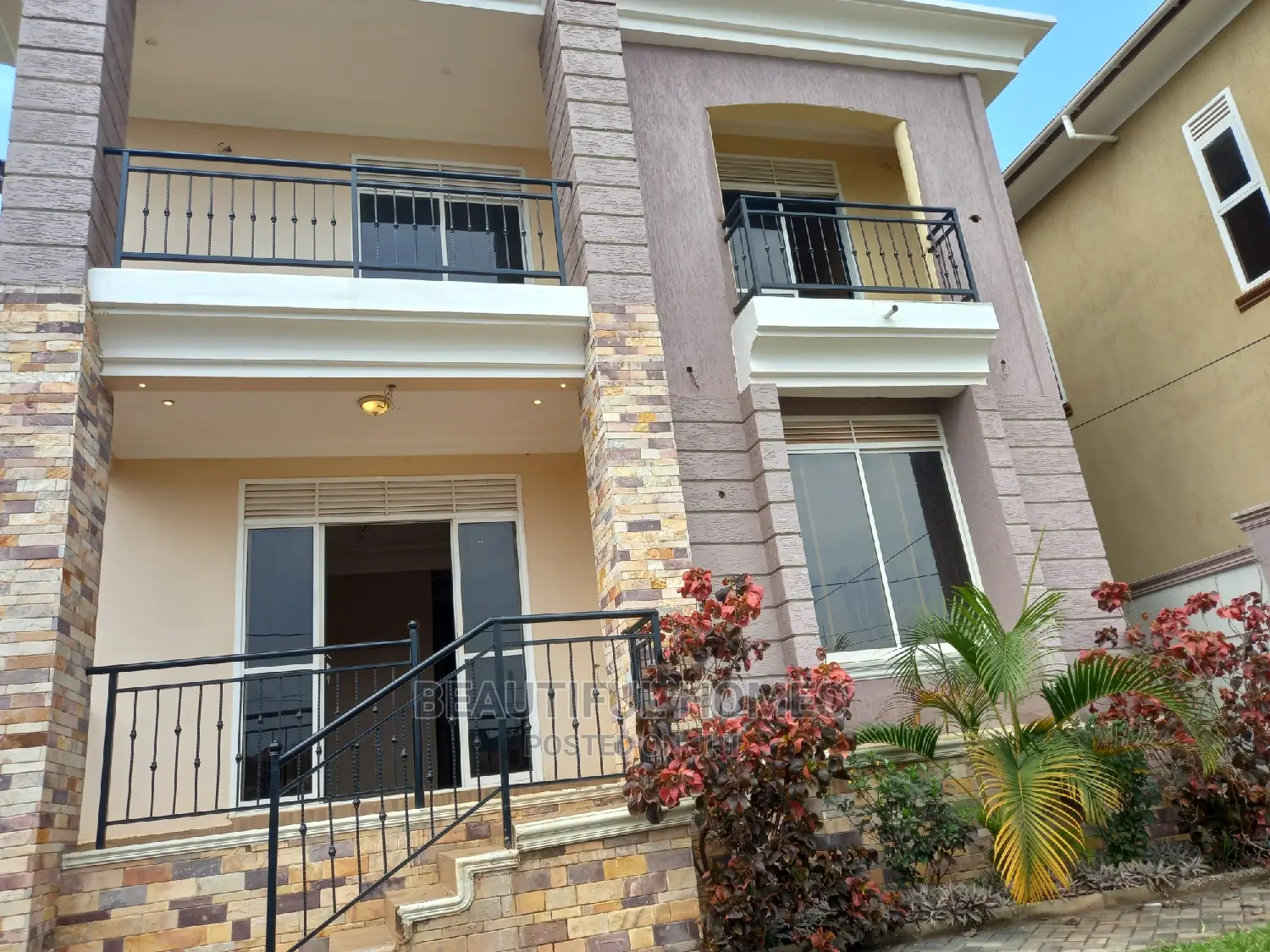 Furnished 4bdrm House in Kira for sale