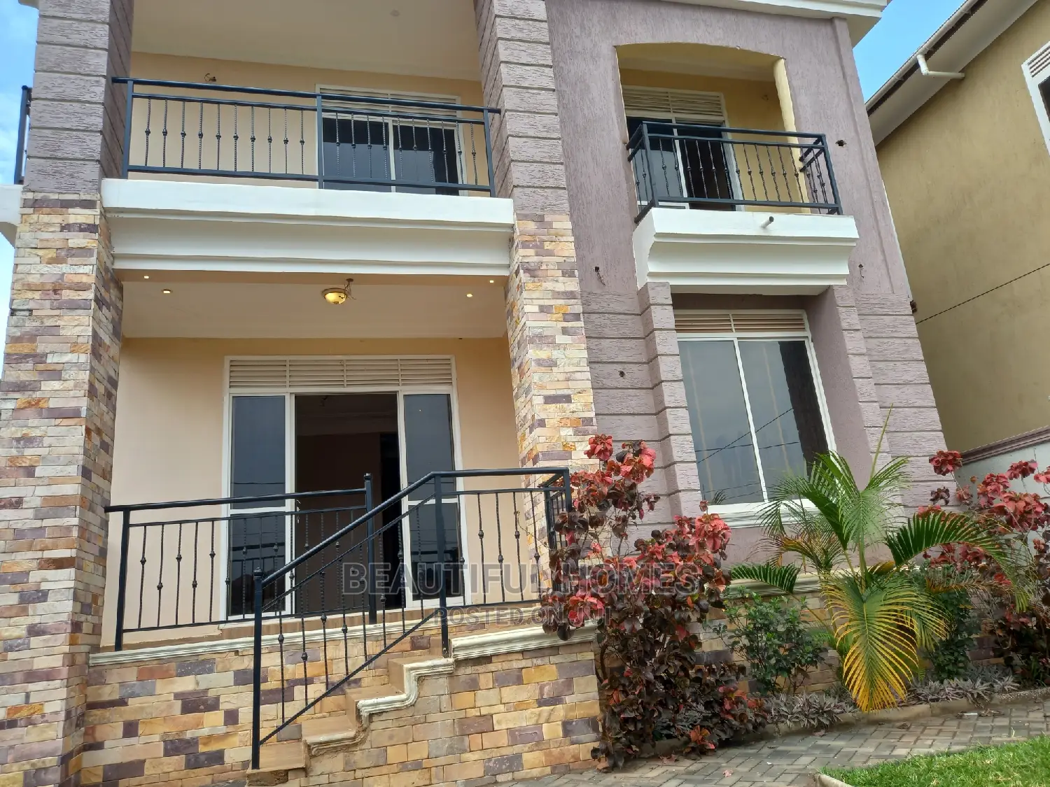 Furnished 4bdrm House in Kira for sale