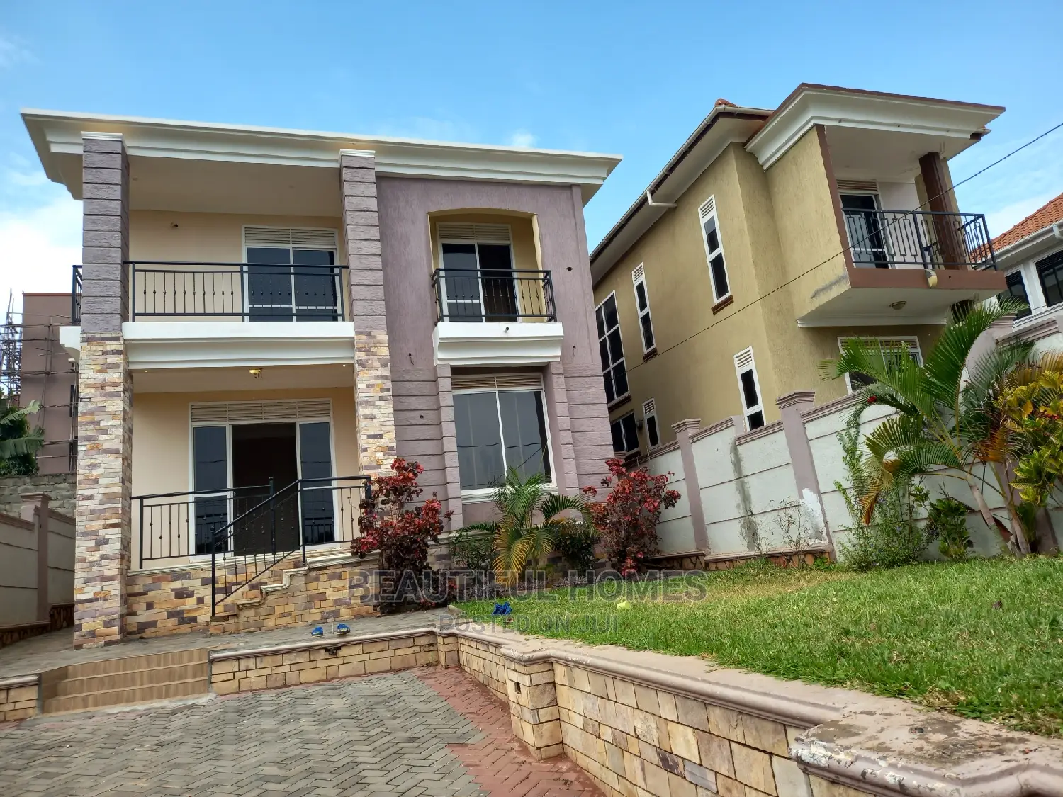 Furnished 4bdrm Duplex in Kira for sale