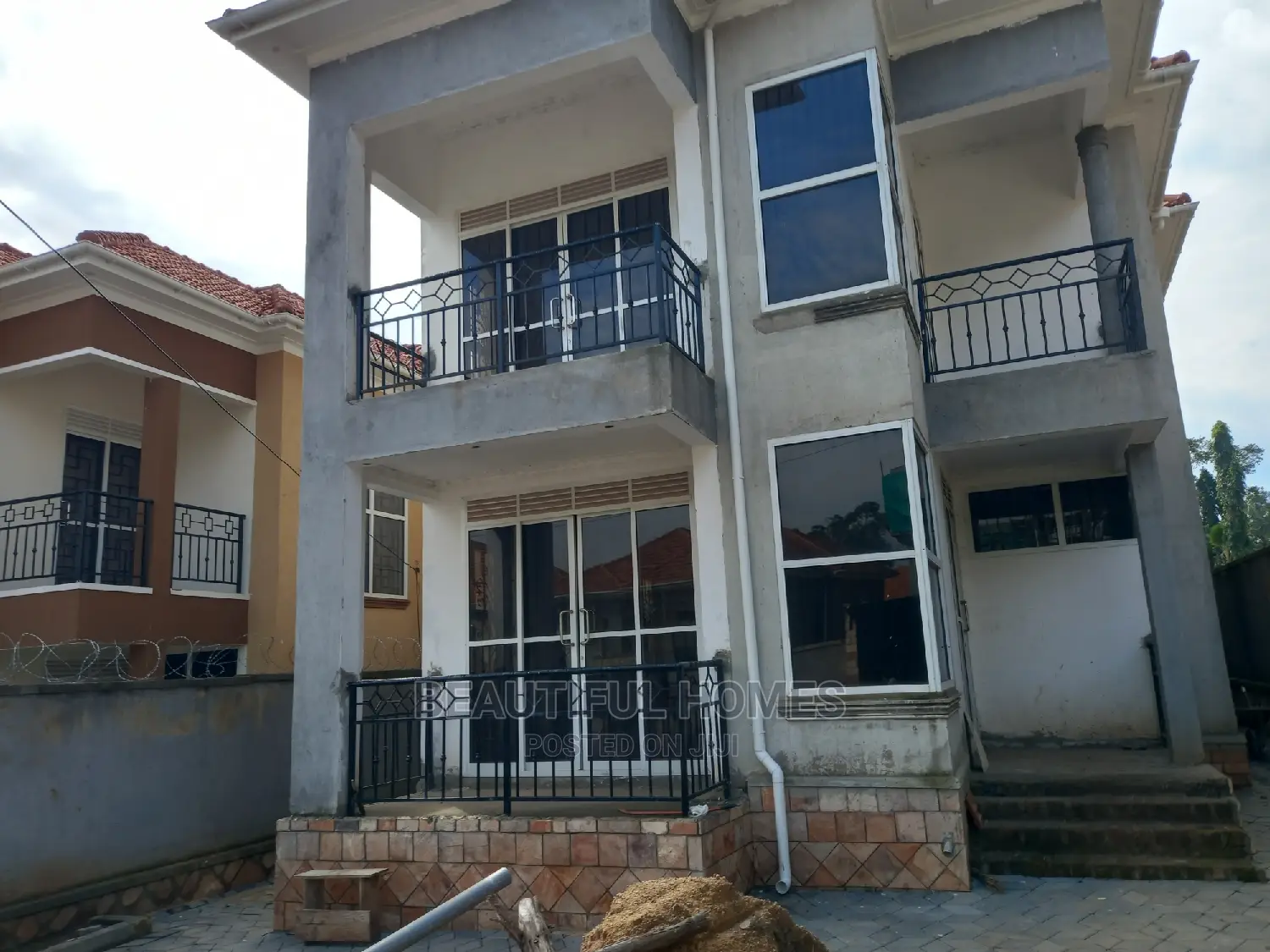 Furnished 4bdrm Duplex in Najjera Gated, Nakawa for sale