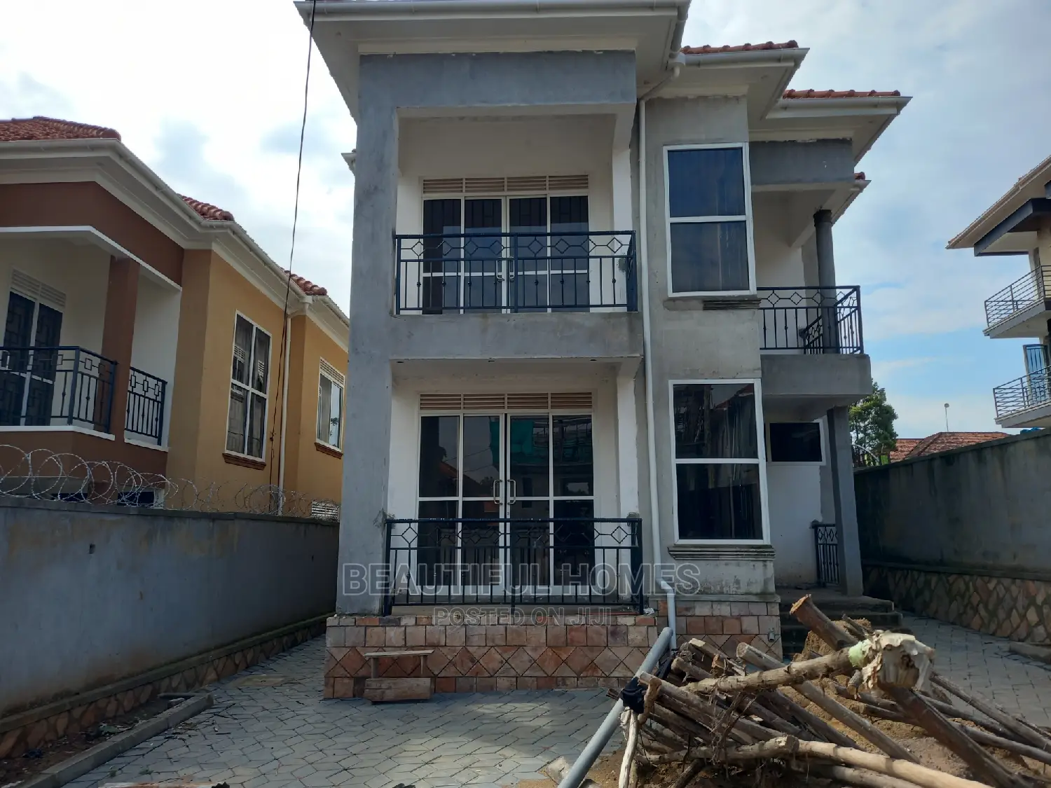 Furnished 4bdrm Duplex in Najjera Gated, Nakawa for sale
